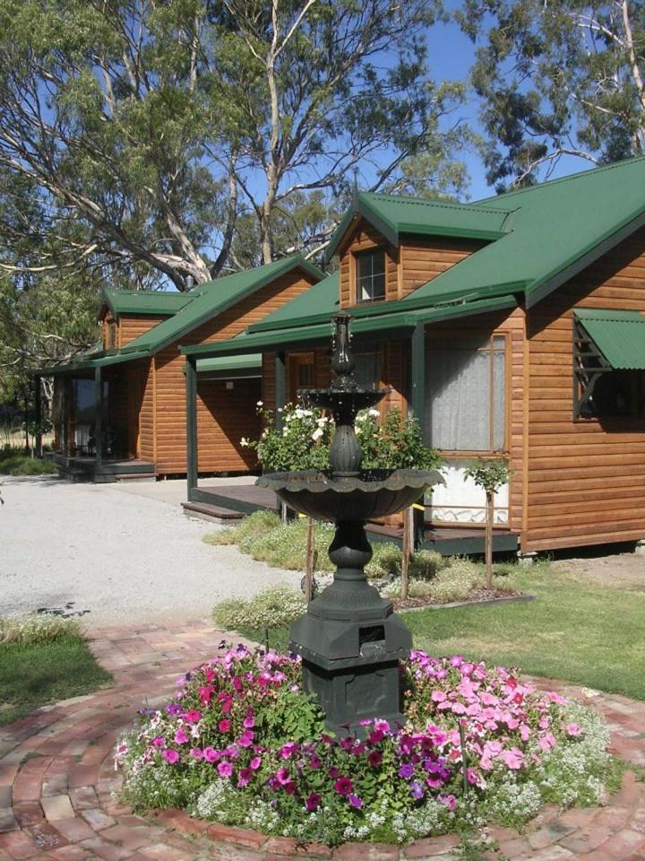 Cottages On Edward Deniliquin Extérieur photo